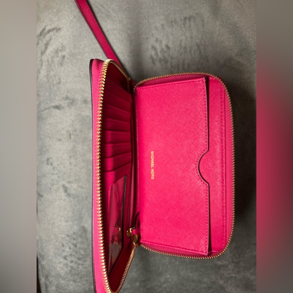 💞 Michael Kors Jet Set Travel Perforated Wallet in Pink and Gold 💞 - Picture 4 of 5